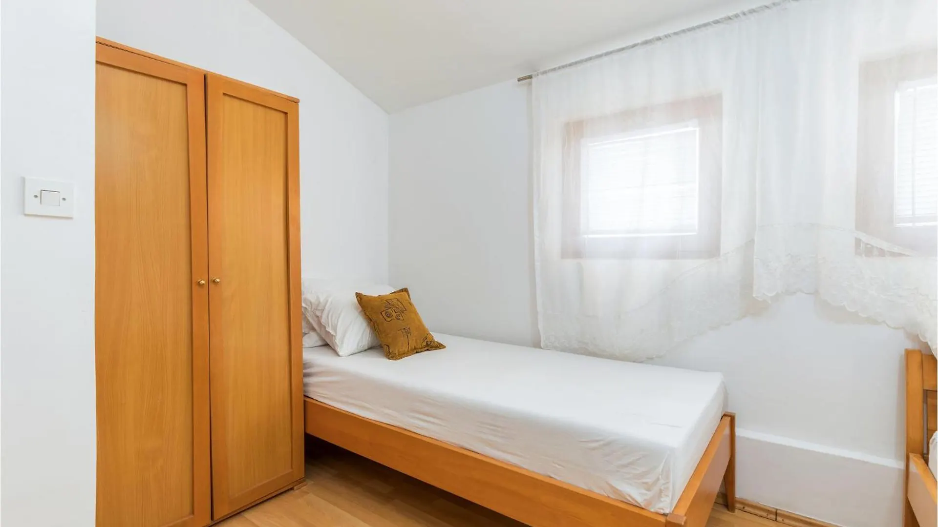 Amazing Apartment In Fazana With Kitchen